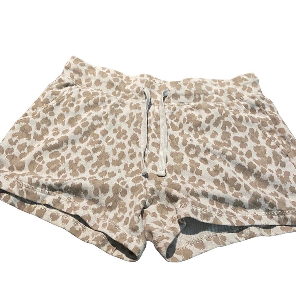 Old Navy shorts like new size small see pics